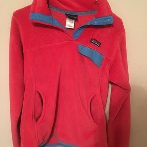 Pink and blue fleece Patagonia women’s pullover